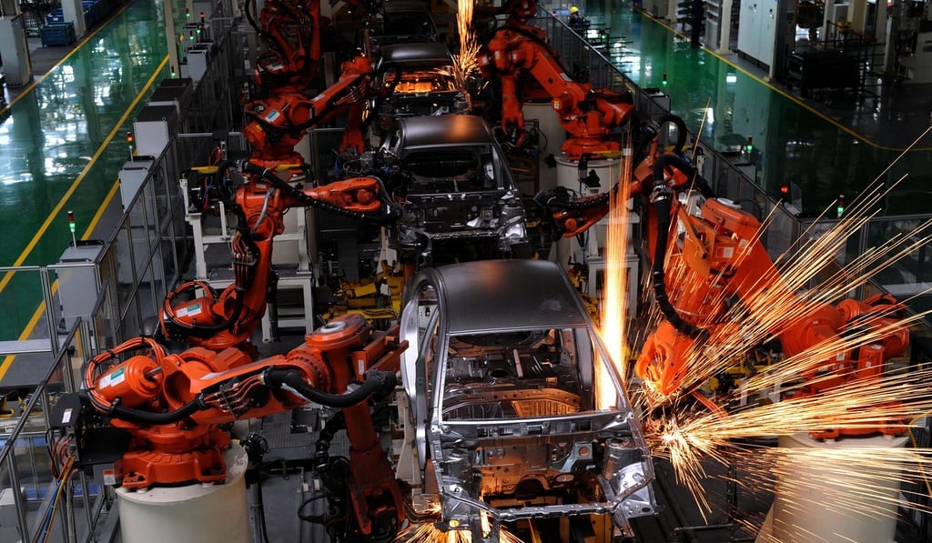 Car manufacturers saw their profits flatline as revenue grew between 2009 and 2013 – one of the signs of ‘slow’ disruption. Photo: Xinhua