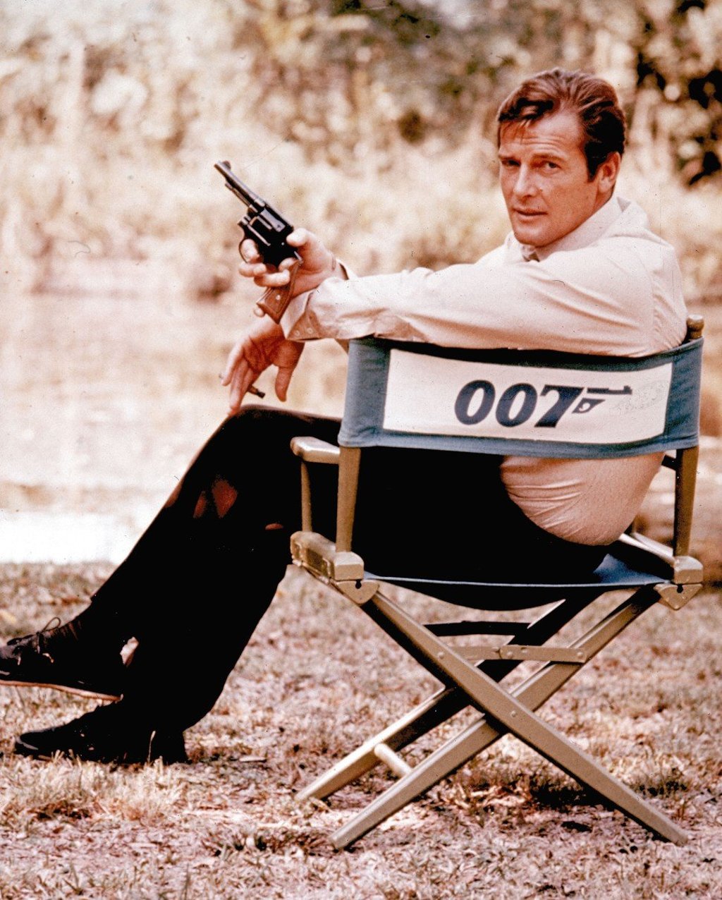 Roger Moore, playing the title role of secret service agent 007, James Bond, is shown on location in England in 1972. Photo: AP
