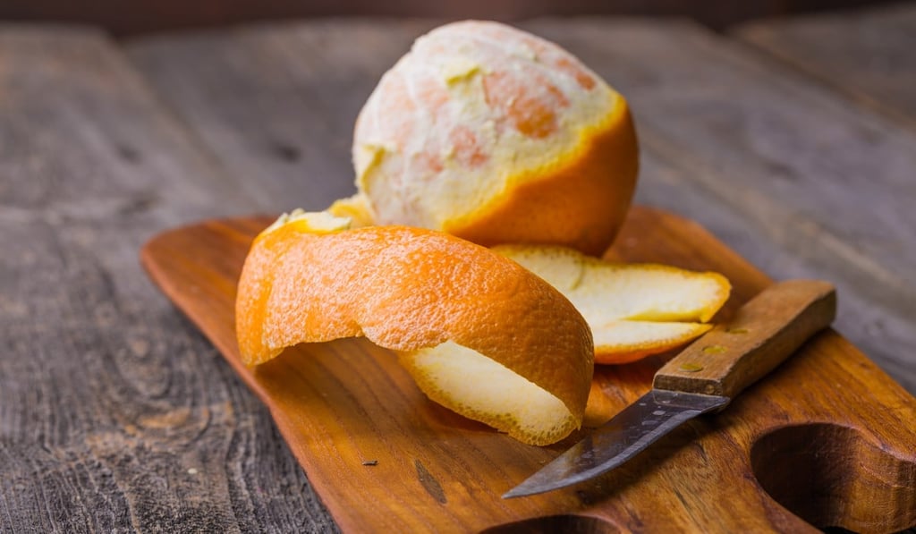 As well as being used to make certain types of liqueurs, orange peel is a vital seasoning in many traditional Asian dishes. Photo: Shutterstock