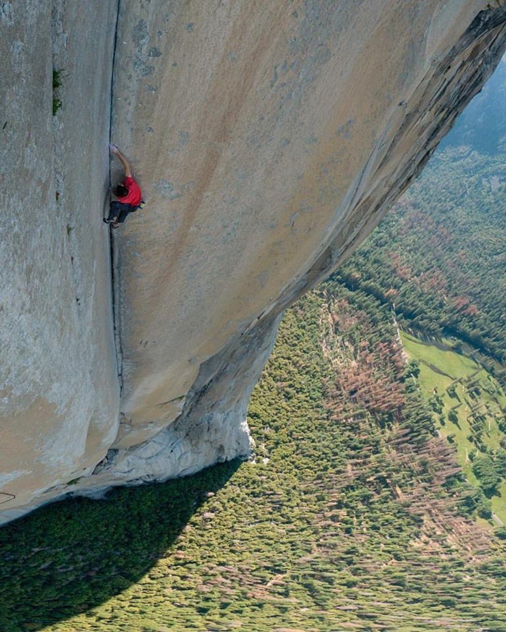 Alex Honnold's rope-free ascent of 900m El Capitan is