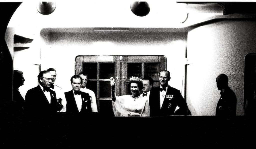 Queen Elizabeth II and her entourage visited Hong Kong after her first trip to mainland China in October 1986.
