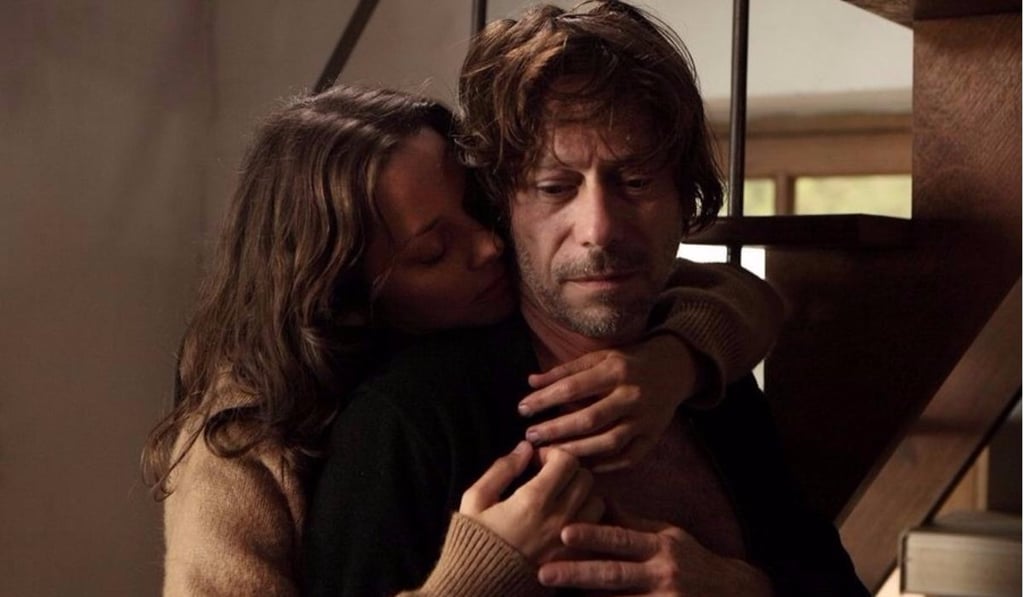 Mathieu Amalric and Marion Cotillard in Ismael’s Ghosts (2017).
