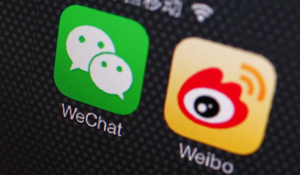 Popular Chinese social media apps like WeChat and Weibo allow users to ‘tip’ contributors of their favourite content. Photo: Reuters