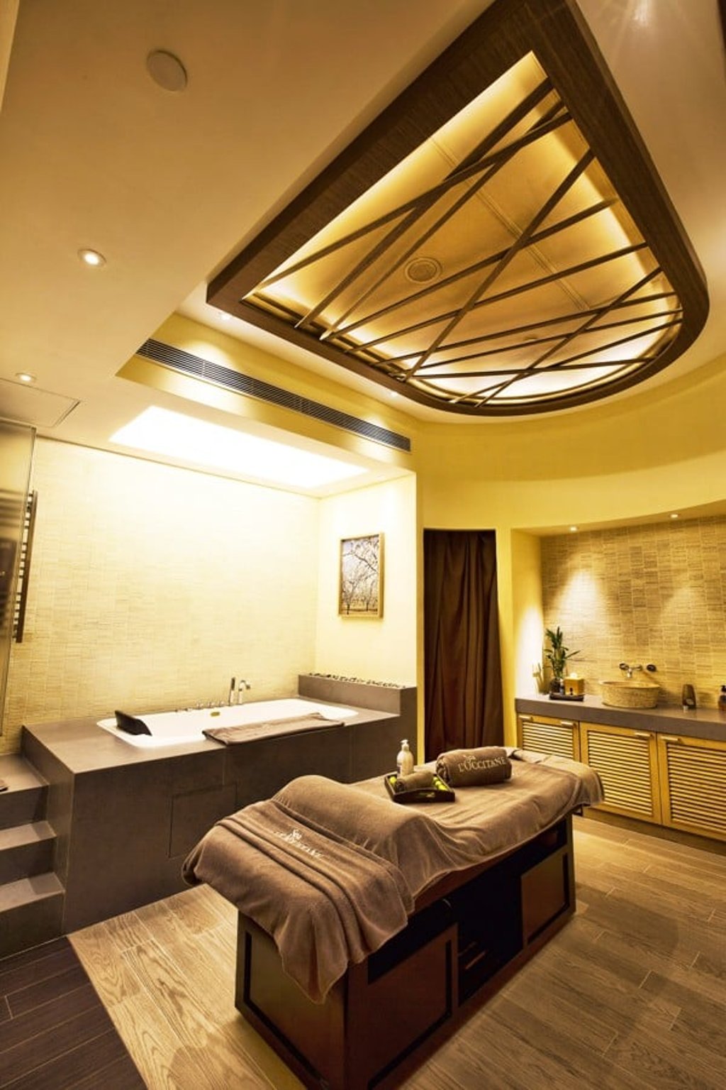 Spa L’Occitane Almond Room. Spa L’Occitane Almond Room.
