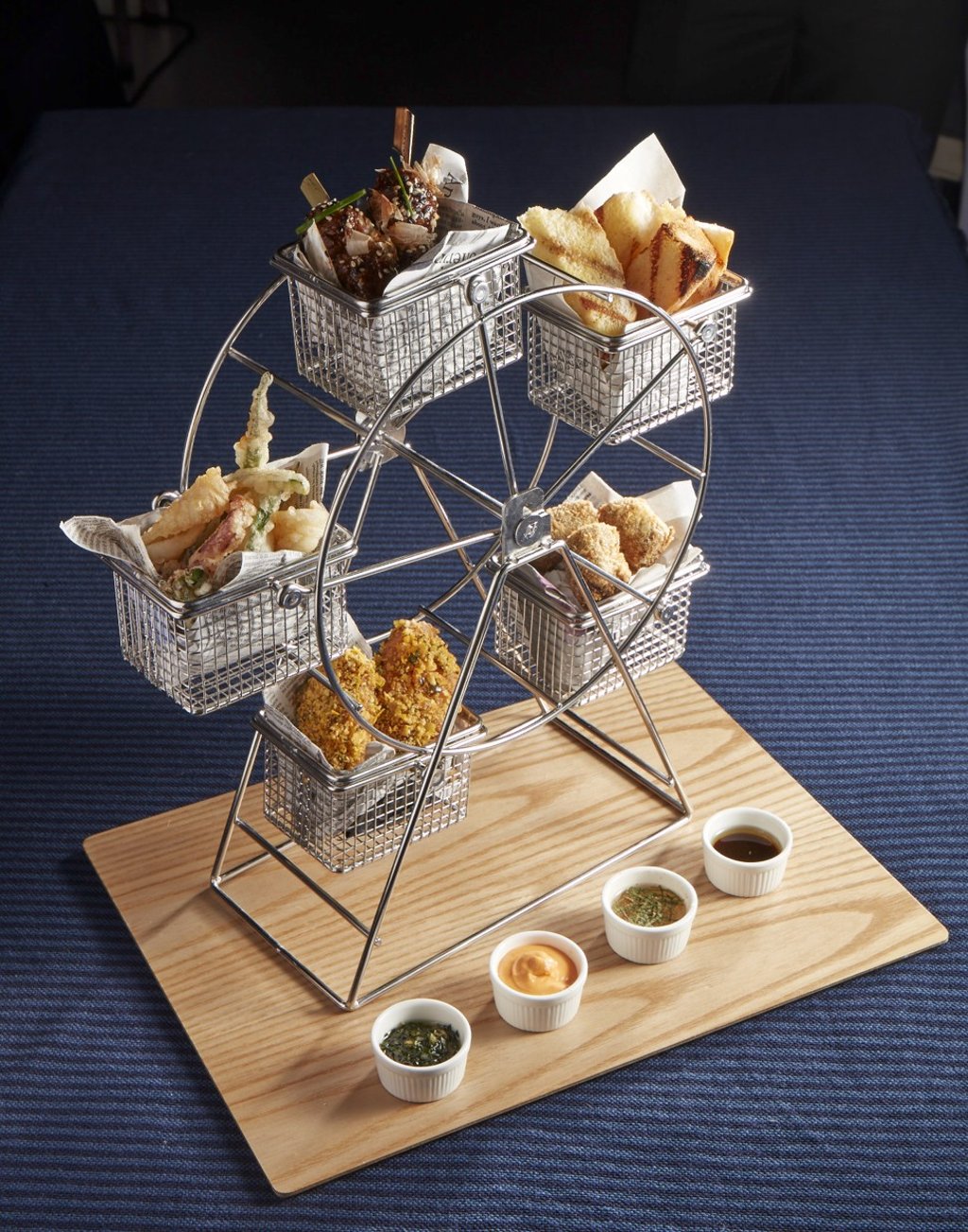 The Ferris wheel starter platter from Zero.