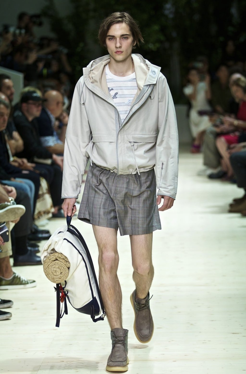 A model presents creations of fashion house Salvatore Ferragamo during Milan Men's Fashion Week Spring/Summer 2018. Photo: Xinhua