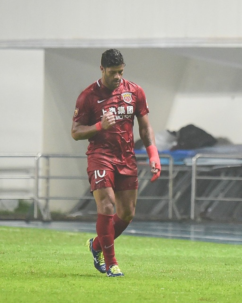 Hulk celebrates his goal.