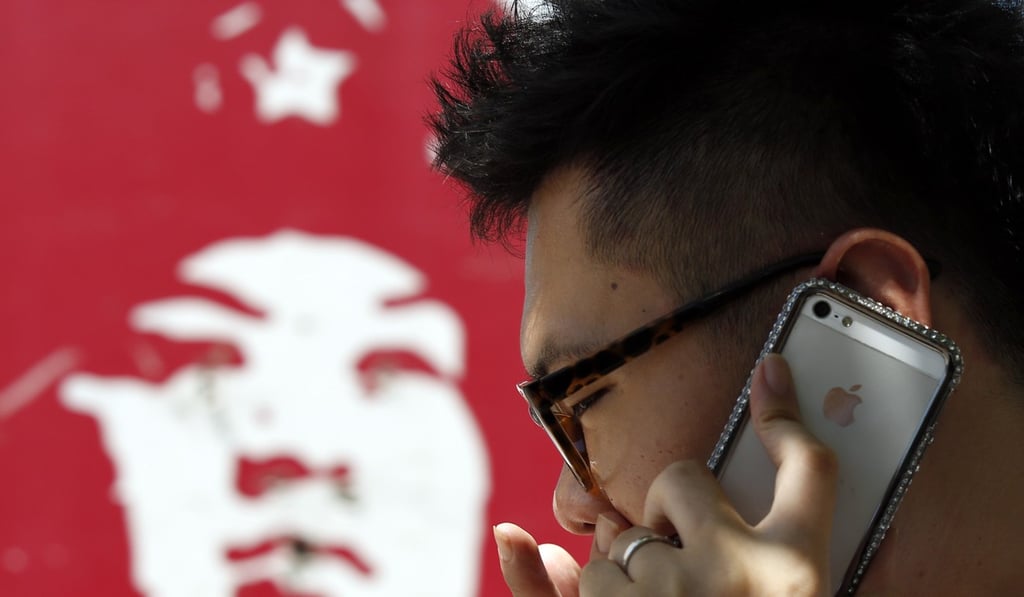 Following a crackdown on credit card companies targeting campuses, many students turned to online lenders for loans to buy smartphones and other small purchases. Photo: Reuters