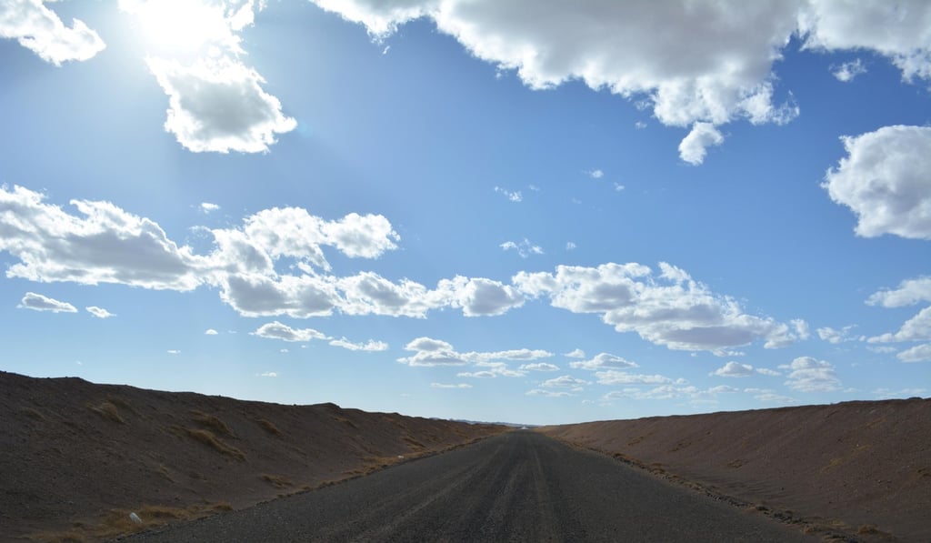 A general view shows a part of half-paved road that spans 225km from the Ukhaa Khudag and Tavan Tolgoi coal mines to the China-Mongolia border. Photo: Reuters