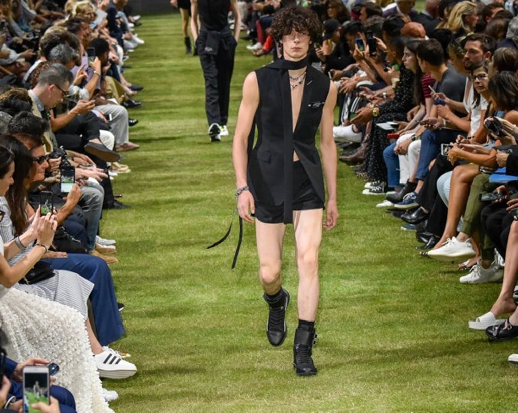 Dior Homme Spring/Summer 2018 men’s collection show in Paris. Photo: Xinhua Dior Homme Spring/Summer 2018 men’s collection show in Paris. Photo: Xinhua