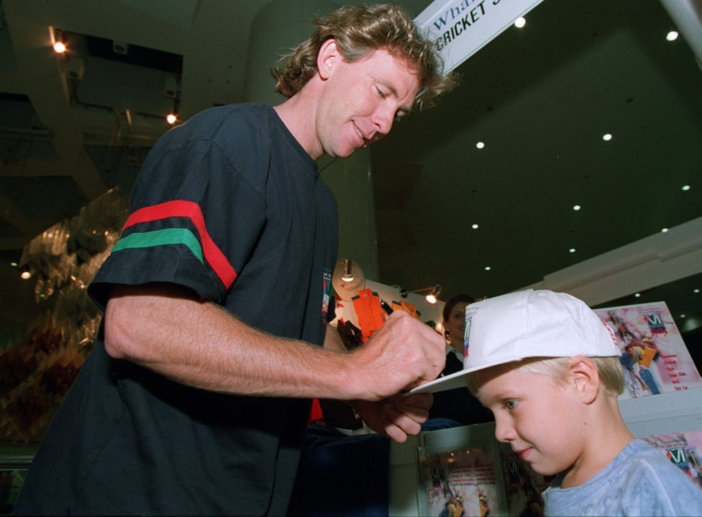 Dermot Reeve when he captained England at the 1995 Hong Kong Sixes. Photo: Dustin Shum.