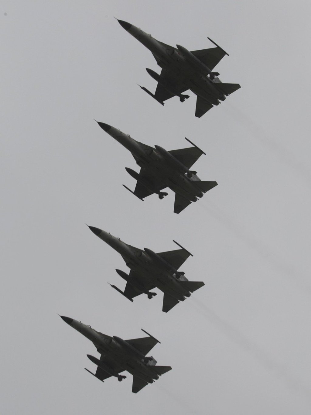 F-16 fighter jets of the Taiwan Air Force in action during the 33rd annual Han Kuang military exercises in Penghu, Taiwan, on May 25. The live-fire drill simulated an attack by China. Photo: EPA
