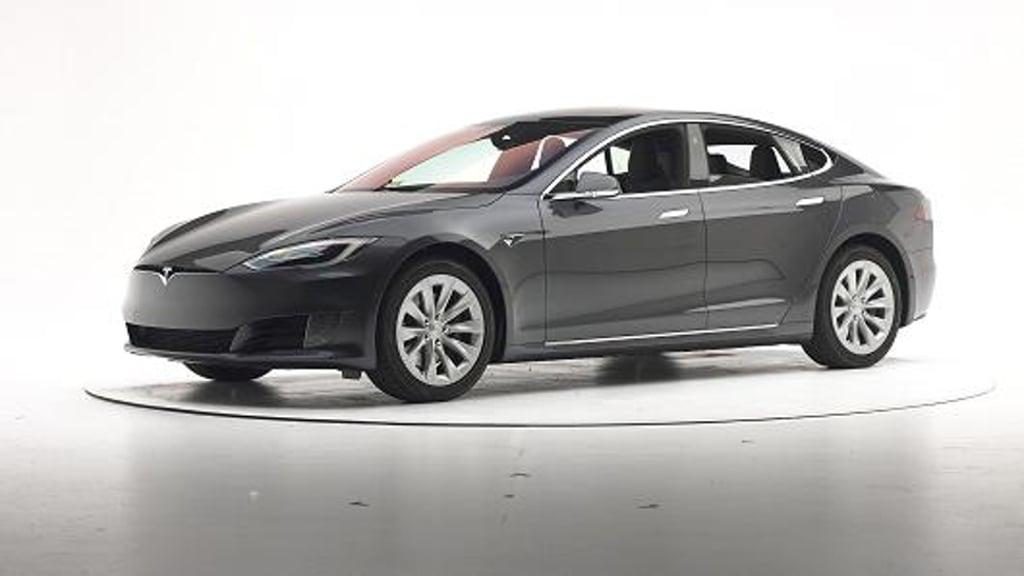 Pre-crash studio shot. Photo: IIHS