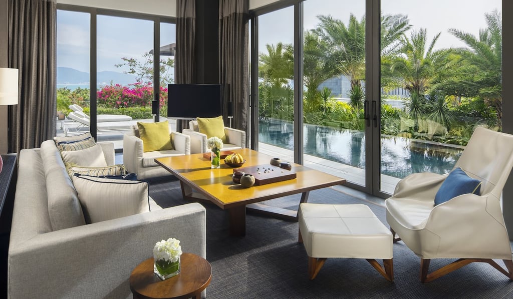 Park Hyatt Sanya Sunny Bay Resort has an indoor pool and China’s longest outdoor pool.