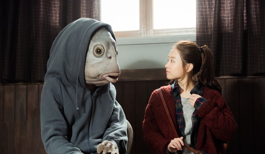 Film still from ‘Collective Invention’ starring Lee Kwang-soo and Park Bo-young.