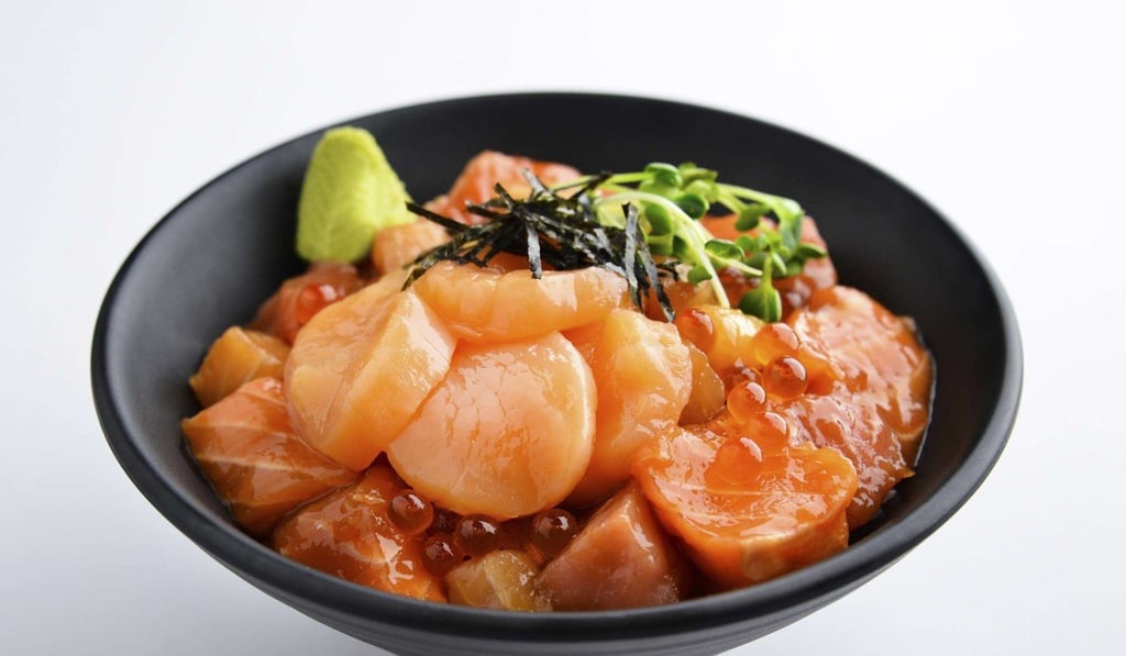 Hotate kaisen don at Teppei Syokudo.