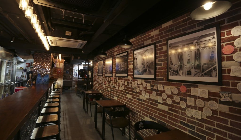 Zhang Men’s long bar welcomes beer lovers. Photo: Xiaomei Chen
