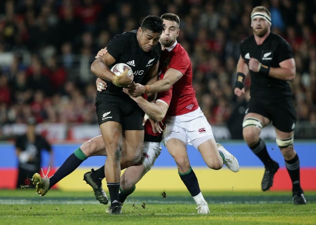 New Zealand winger Julian Savea still has a future with the All Blacks according to coach Steven Hansen. Photo: AP New Zealand winger Julian Savea still has a future with the All Blacks according to coach Steven Hansen. Photo: AP