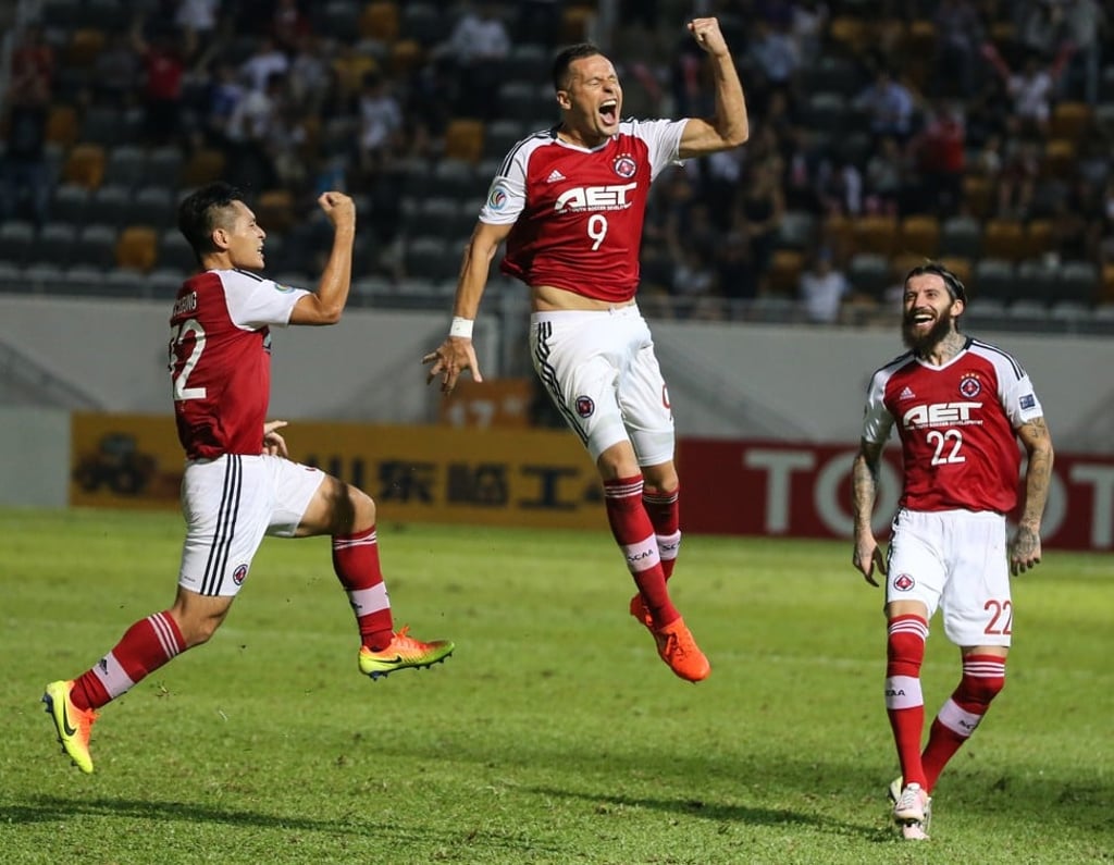 Nikola Komazec (middle) and Bojan Malisic (right) in action for South China. Photo: Sam Tsang