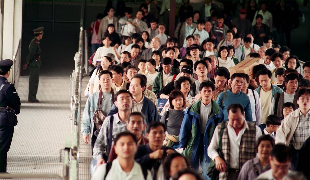 Holidaymakers leaving Shenzhen and entering Lowu after spending their 1996 Easter and Ching Ming Festival holidays in China. Photo: SCMP