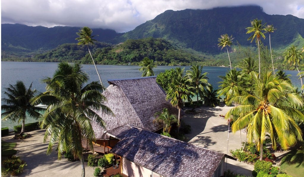 Motu Tiano is a 20-acre private island surrounded by calm waters.