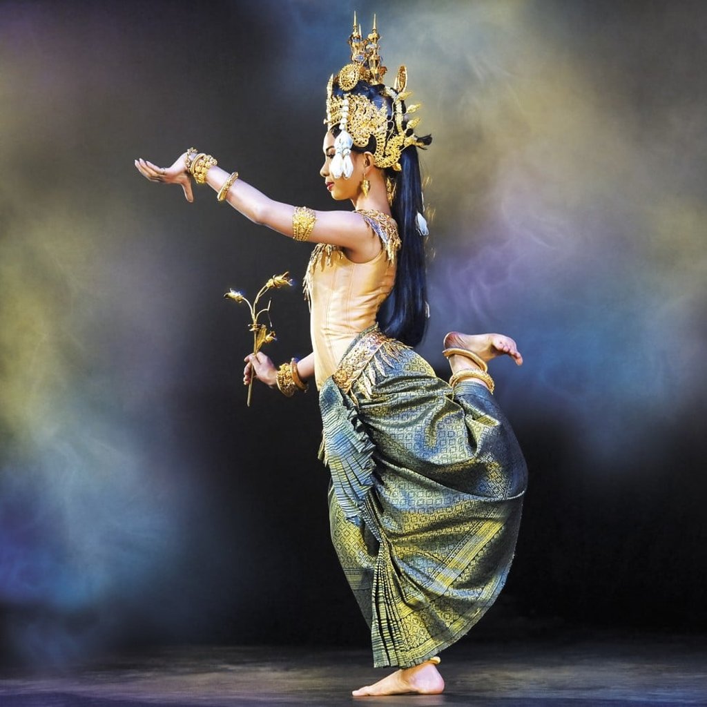 A member of the Royal Ballet of Cambodia.