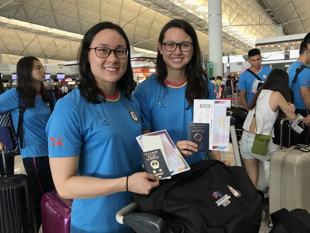 Hong Kong swimmers Siobhan Haughey (R) and her older sister Aisling are both competing at the World University Games in Taipei. Photo: Chan Kin-wa