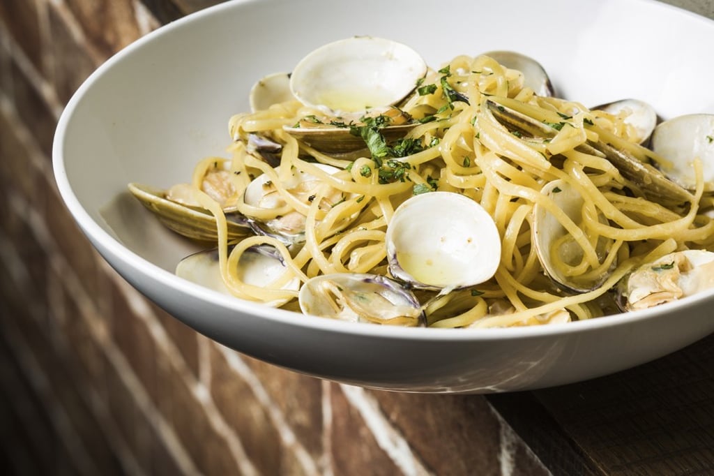 Linguine with clams, garlic and parsley.
