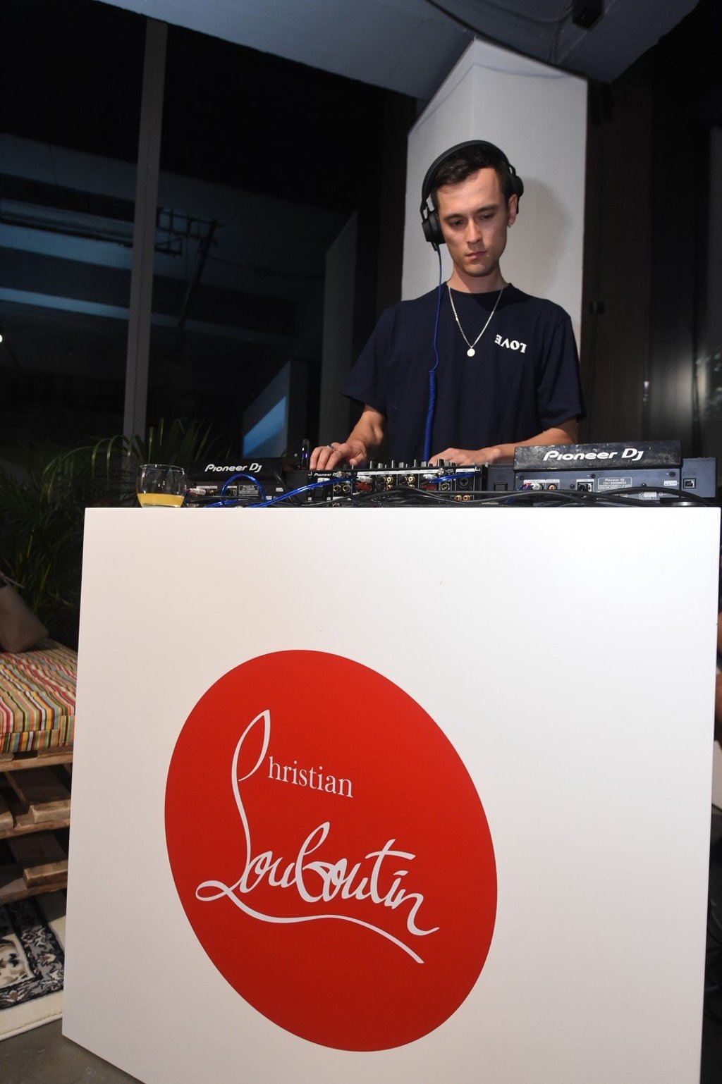 DJ Arthur Yeti.