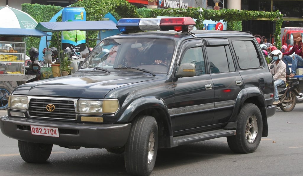A car said to be taking away politician and government critic Sourn Serey Ratha in Phnom Penh on August 24, 2017. Photo: Reuters