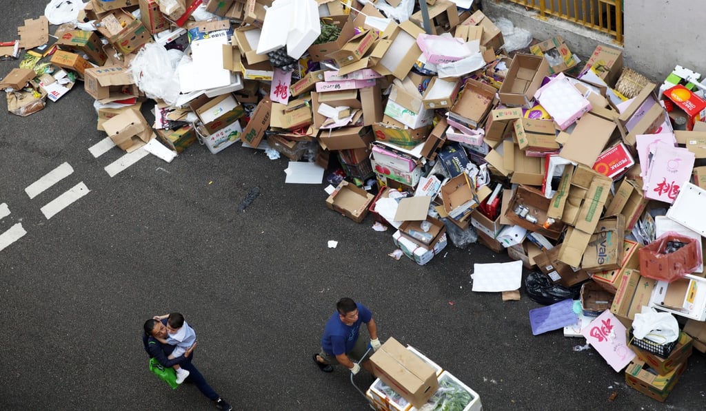 Wastepaper is expected to pile high in Hong Kong from Monday when most firms stop collecting. Photo: Sam Tsang