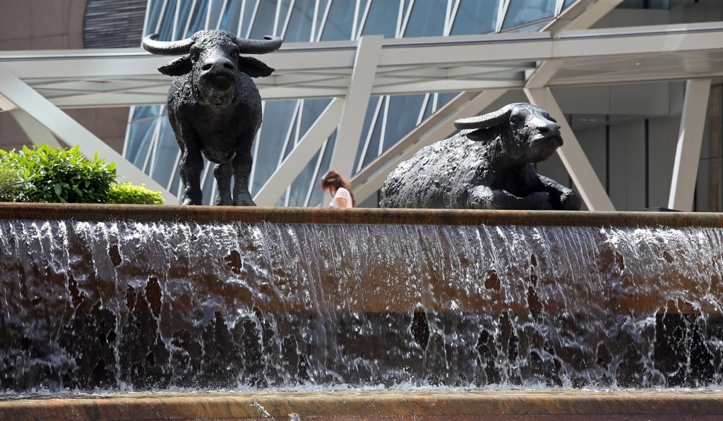 The outside of the Hong Kong Stock Exchange in Central. Photo: Dickson Lee