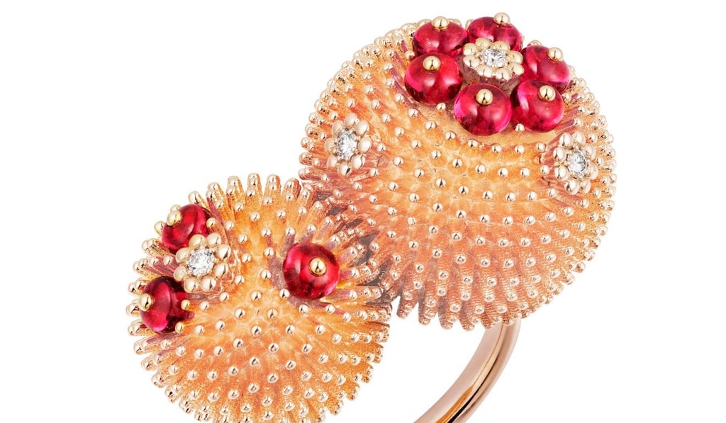 Cactus de Cartier ring with diamonds and spinels. Cactus de Cartier ring with diamonds and spinels.