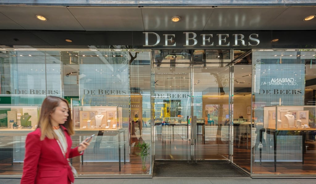 A De Beers store in Hong Kong. Chinese spending on luxury travel is the fastest-growing competitor to diamond sales in the world's biggest consumer market. Photo: Bloomberg