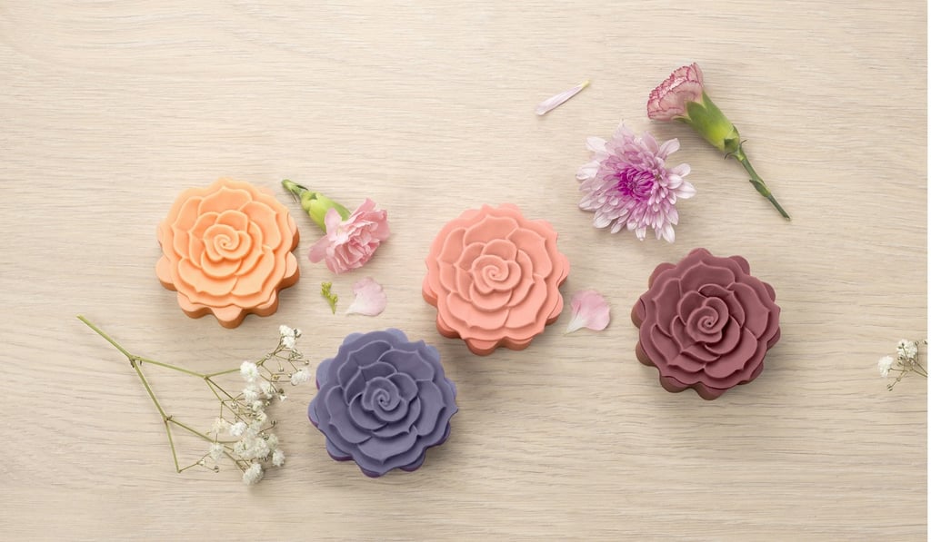 Haagen-Dazs’ rainbow collection ice cream mooncakes.