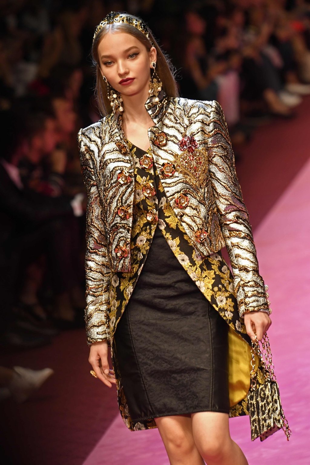 Queen of hearts dolce gabbana clearance