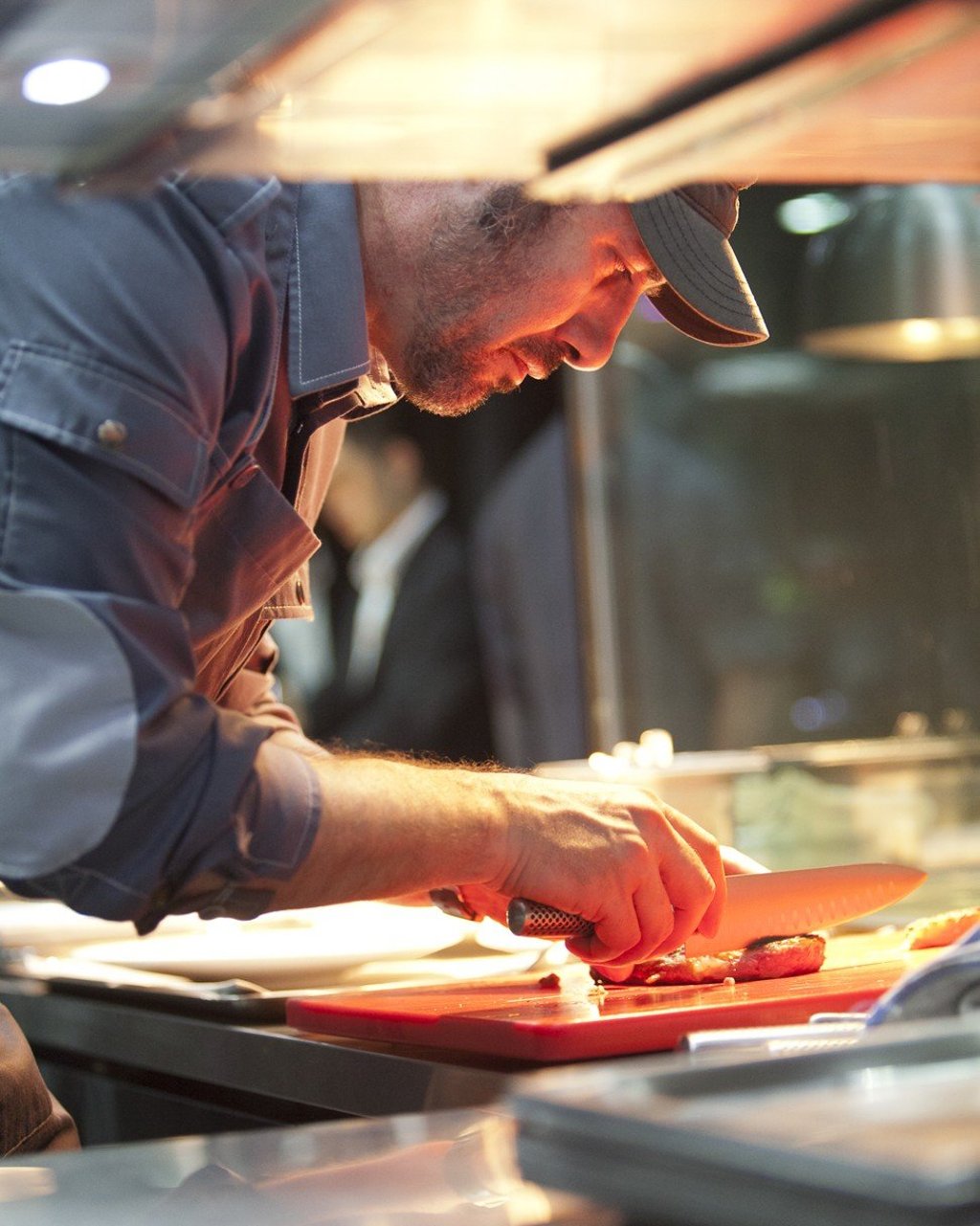 Ultraviolet chef Paul Pairet prepares food at the Shanghai restaurant. Photo: Scott Wright