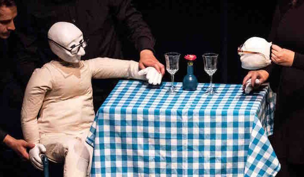 Ted’s glasses in CELL serve as a useful prop.