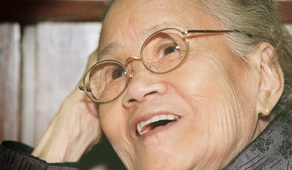Kwok Pui-kwan, a former concubine, in her Sham Shui Po public estate flat, in December 1996.