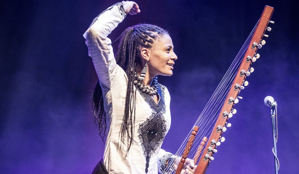 Sona Jobarteh is the first female Kora virtuoso from a prestigious west African Griot family. Sona Jobarteh is the first female Kora virtuoso from a prestigious west African Griot family.