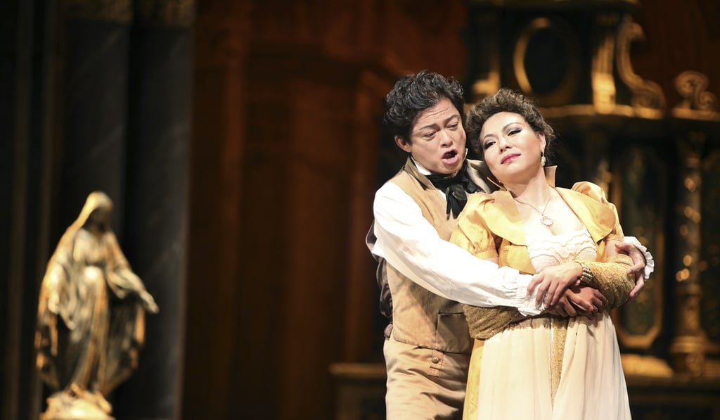 He Hui (right), performs in Opera Hong Kong’s Tosca in October 2015 with tenor Warren Mok (left). Photo: courtesy of Opera Hong Kong