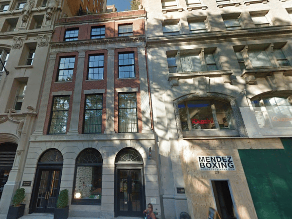 The Whitman Mansion was originally built in 1924 in New York City’s trendy Flatiron neighbourhood. The building was converted into boutique condominiums in 2013, with listing prices starting at US$10 million.