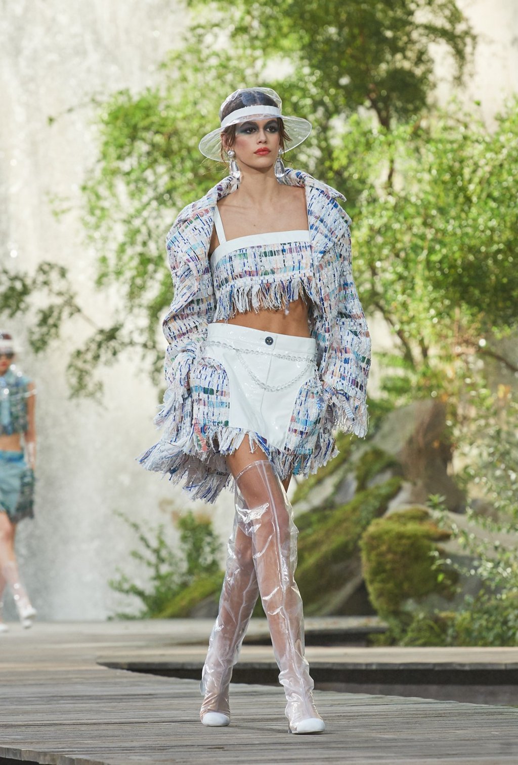 Kaia Gerber opens for Chanel’s spring/summer 2018 show at Paris Fashion Week. Kaia Gerber opens for Chanel’s spring/summer 2018 show at Paris Fashion Week.