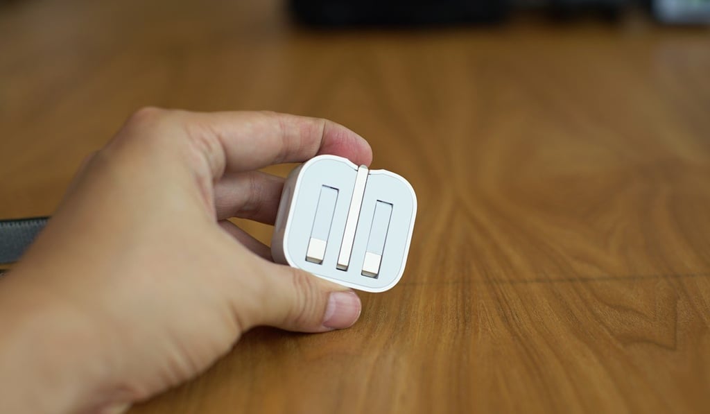 The Hong Kong plug is well designed.