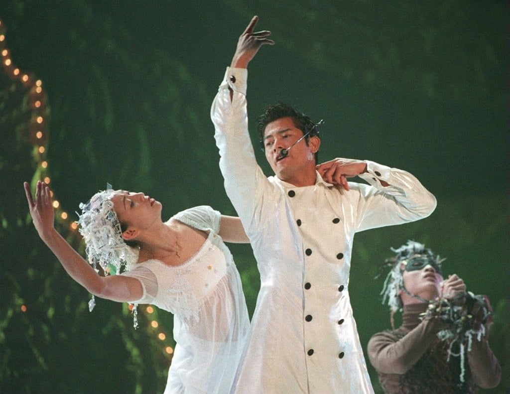 Aaron Kwok Fu-shing sings in the Environmental Protection Concert at the Hong Kong Coliseum in 1996.
