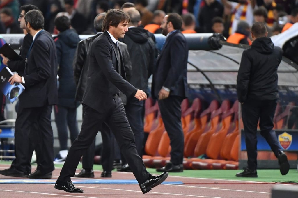 Chelsea manager Antonio Conte says his team must regroup quickly after the loss. Photo: AFP