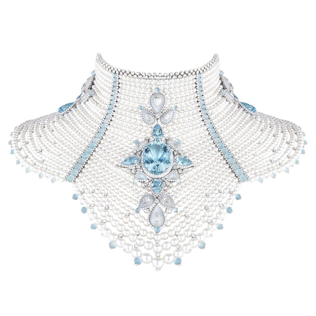 Boucheron’s new Hiver Impérial, introduces the spectacular Baïkal necklace, which is adorned with around 2000 cultured pearls, on multiple strands, which are strung on silk thread and linked with aquamarines, moon pearls and diamond slivers. Boucheron’s new Hiver Impérial, introduces the spectacular Baïkal necklace, which is adorned with around 2000 cultured pearls, on multiple strands, which are strung on silk thread and linked with aquamarines, moon pearls and diamond slivers.