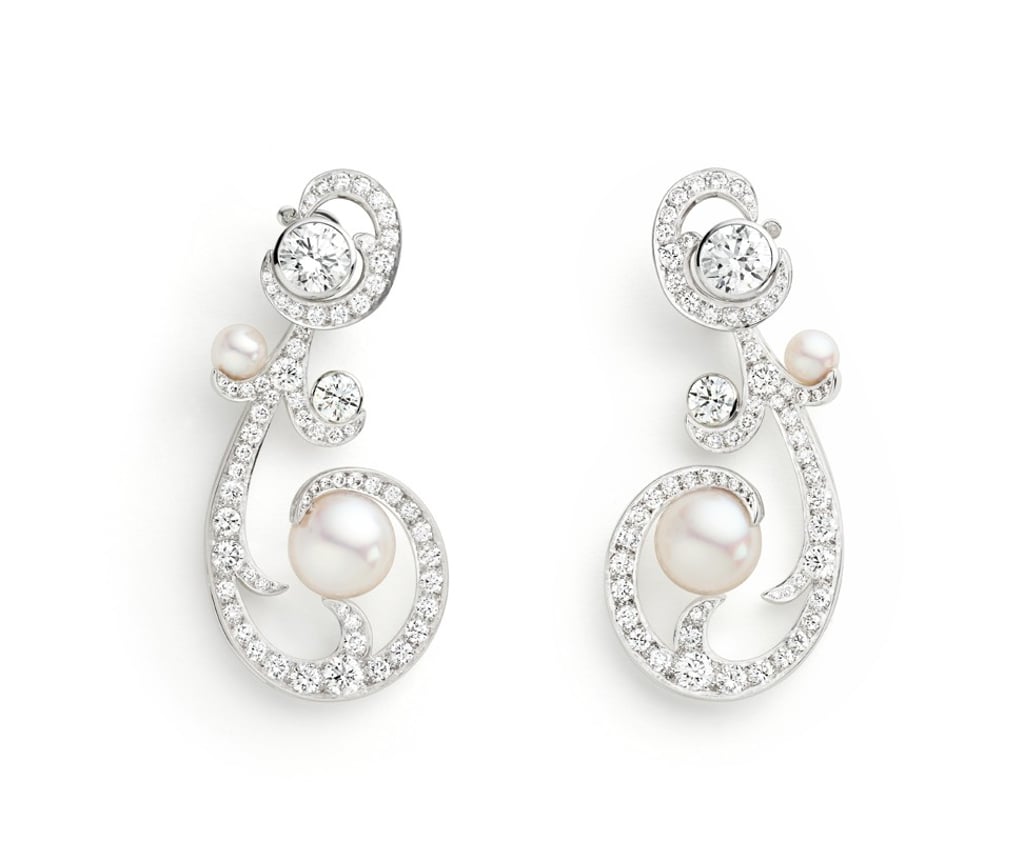 The latest Chaumet est une fete collection comprises the Valses d’hiver theme of jewels including necklaces, a beautiful brooch, a Diadem, earrings and rings, with a focus on pearls. The latest Chaumet est une fete collection comprises the Valses d’hiver theme of jewels including necklaces, a beautiful brooch, a Diadem, earrings and rings, with a focus on pearls.