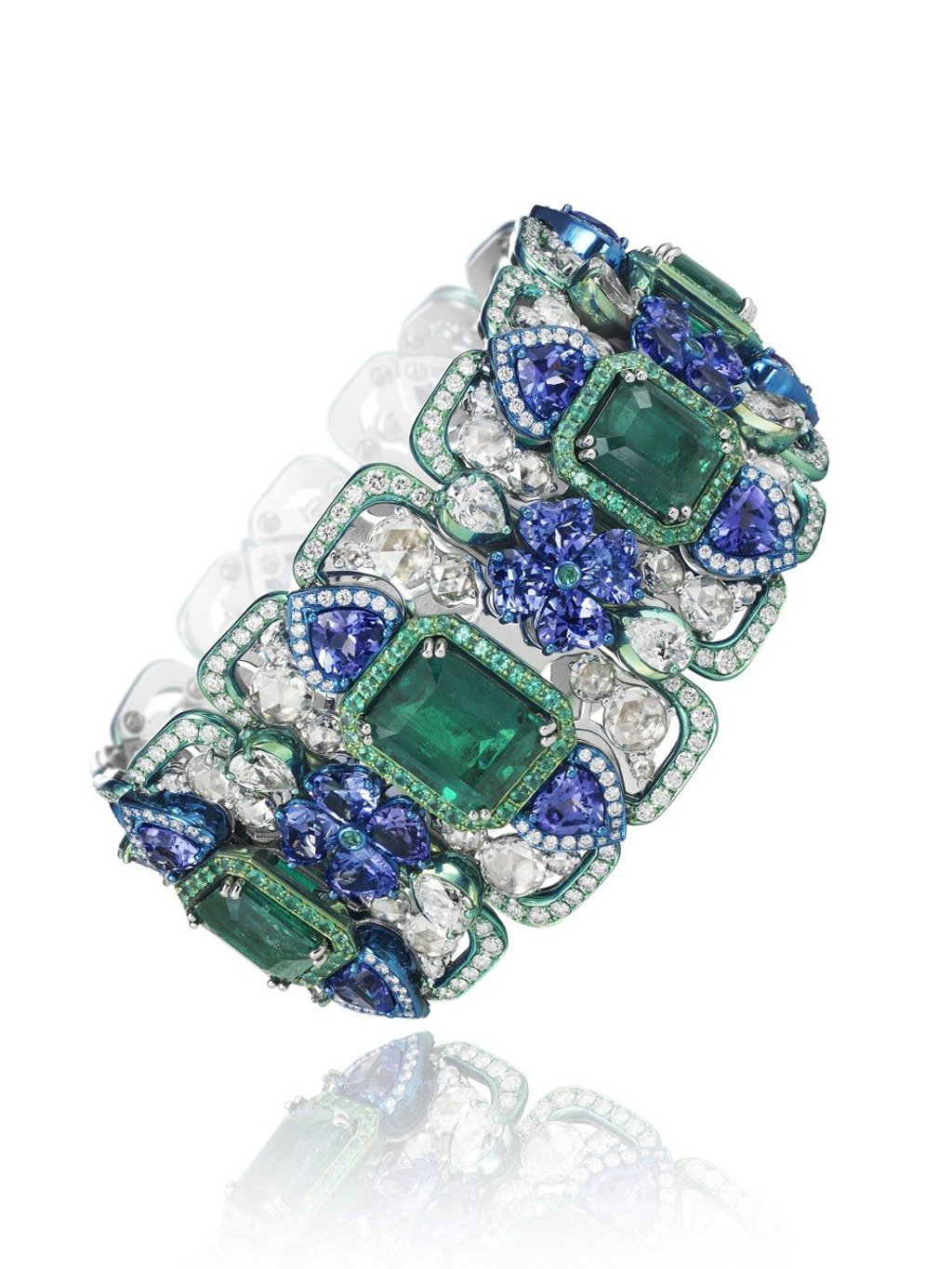 Chopard bracelet from the Silk Road collection. Chopard bracelet from the Silk Road collection.