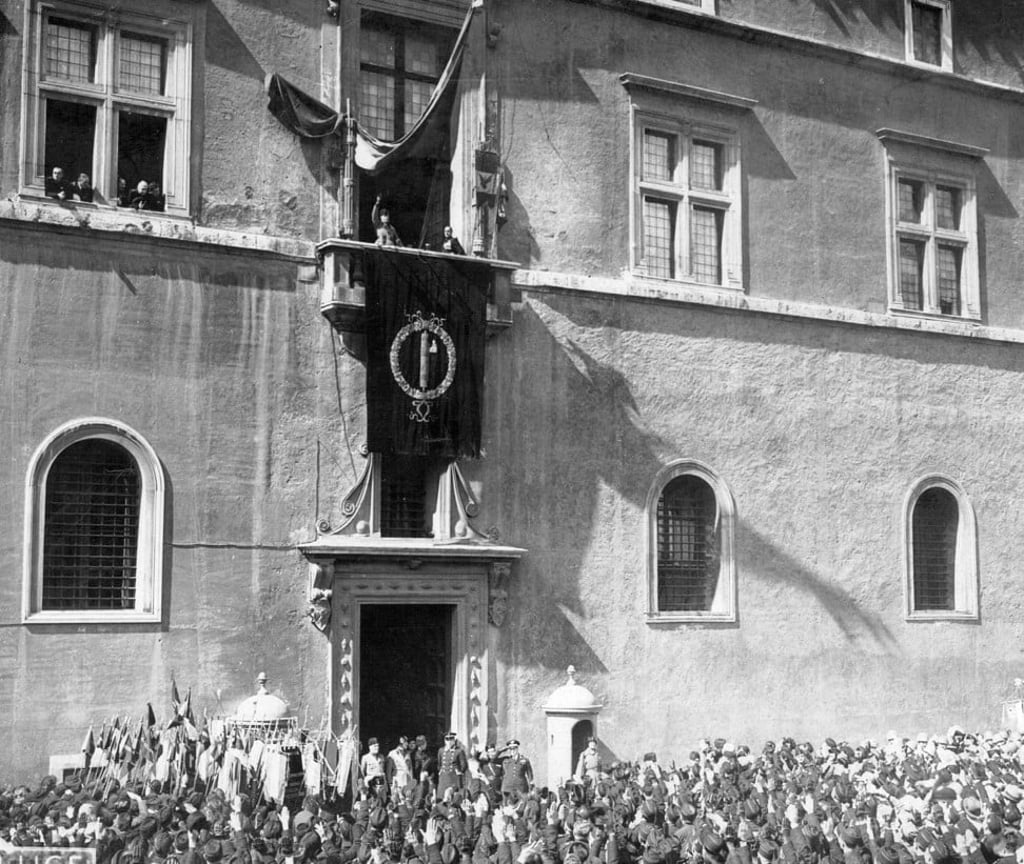 Benito Mussolini on the balcony of the Palazzo Venezia, in Rome, 1937. Picture: Alamy